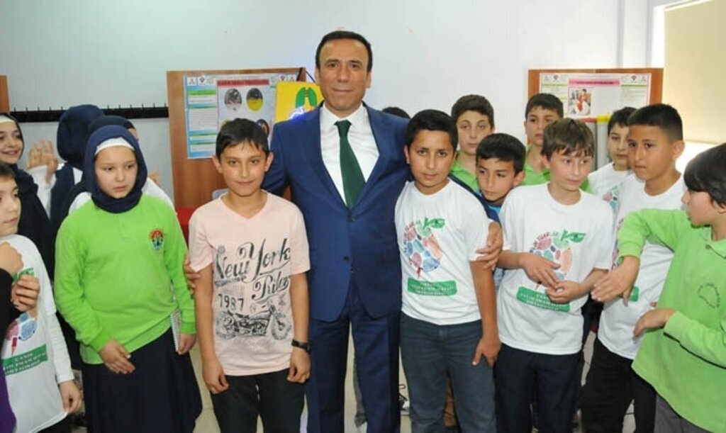 Osman Genç: Çocuklar geleceğin değeri