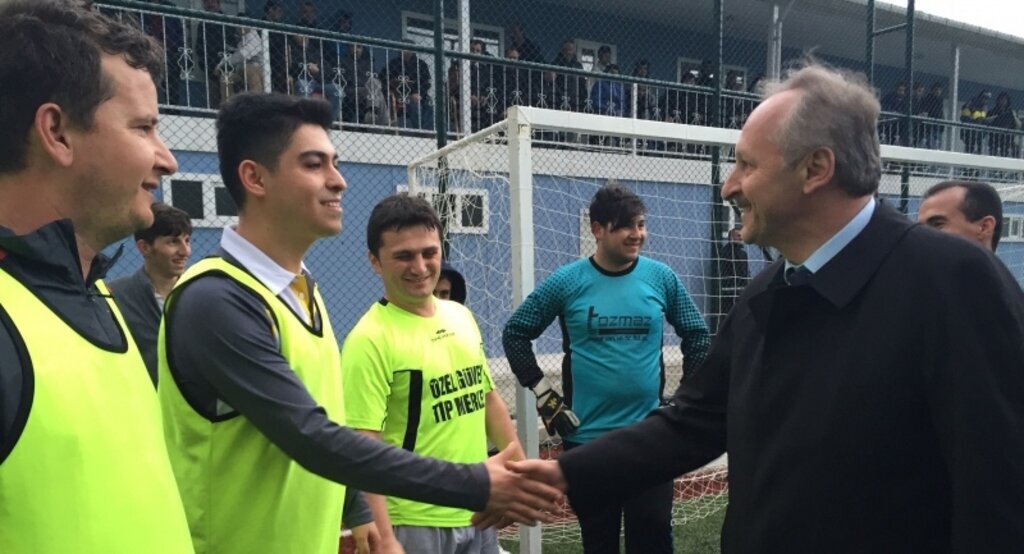 Özden spor merkezi inşaatını gezdi