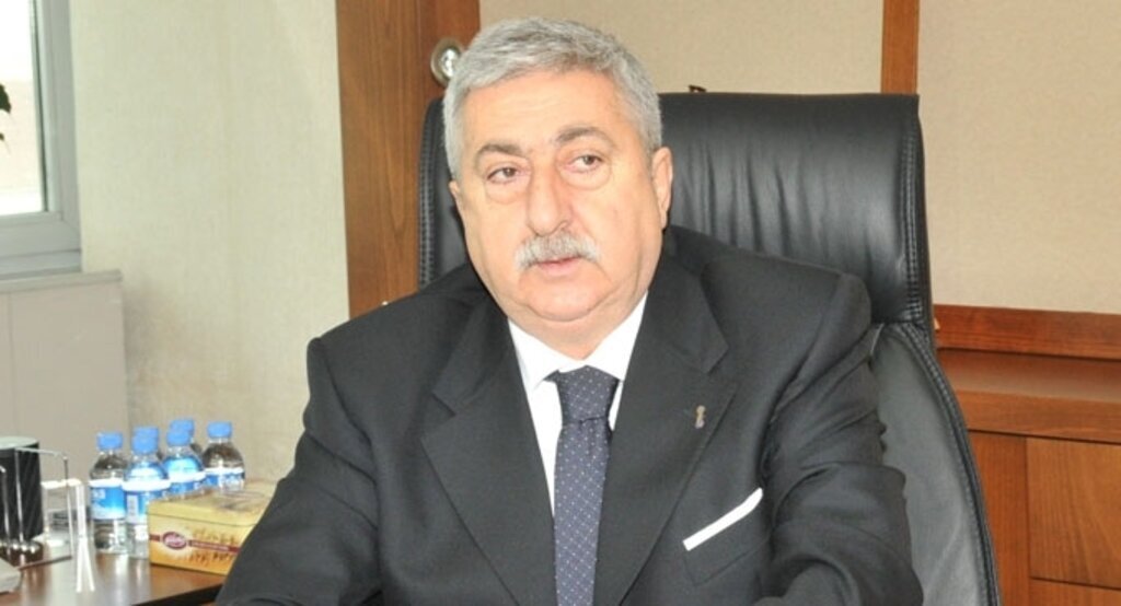 Palandöken , “Türkiye el freni çekilmiş yarış arabası gibi”