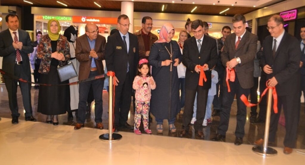 Piazza AVM’de Hayrunnisa Şahin’in sergisi açıldı