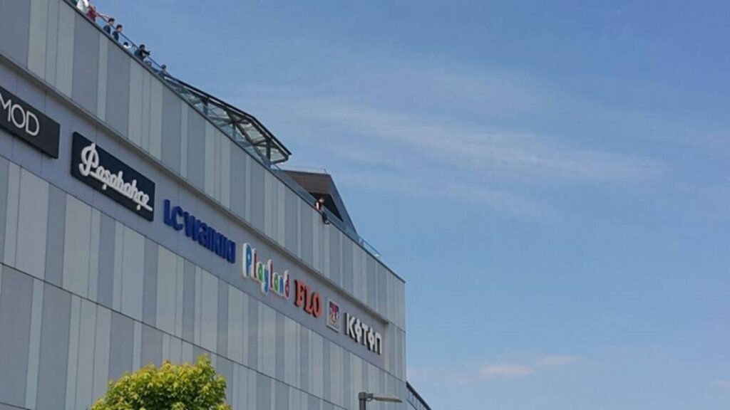 Piazza AVM'de intihar girişimi