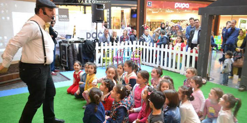 Piazza’da Japonya Yolcusu Kalmasın!