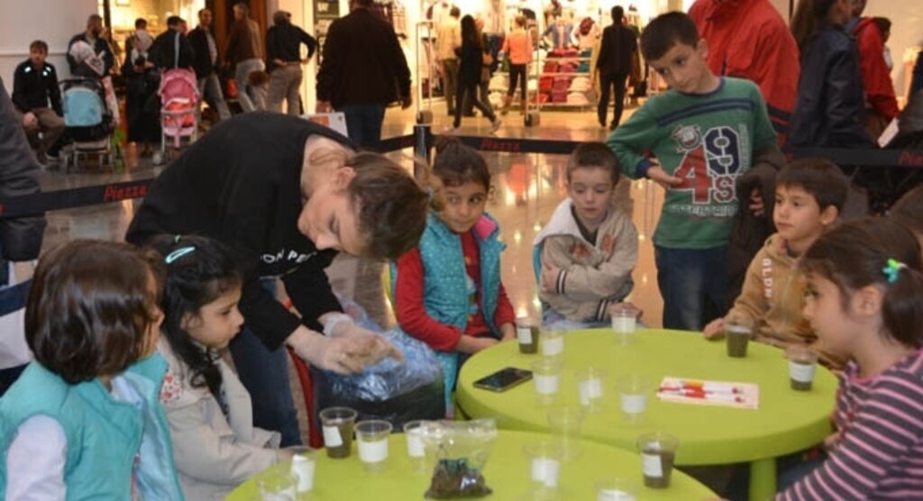 Piazza’da Tohumlar Fidana Dönüyor