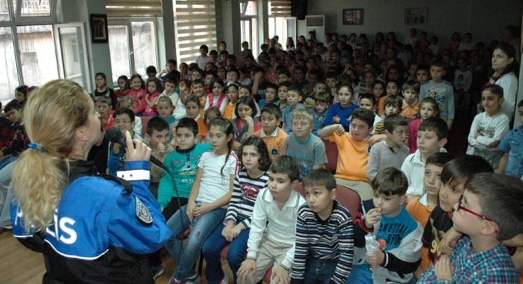 'Polis Ne Yapar'ın cevabını verdiler