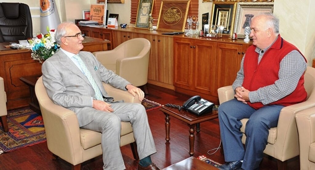Prof. Dr. Gazanfer Doğu’dan Başkan Yılmaz’a taziye ziyareti