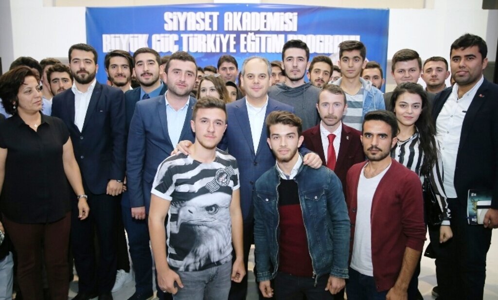 Recep Tayyip Erdoğan bu dava için taşın altına başını ve gövdesini koymuştur