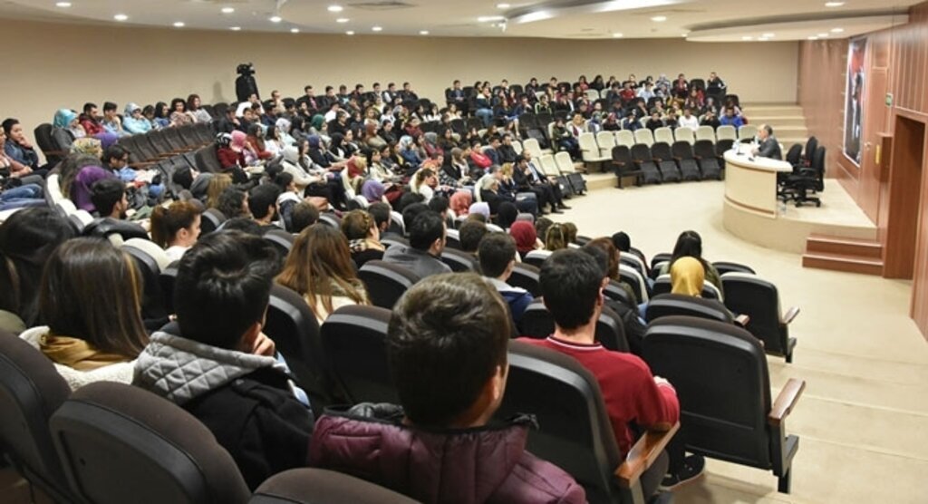 Rektör Akan Terme Meslek Yüksek Okulu Öğrencileri İle Buluştu