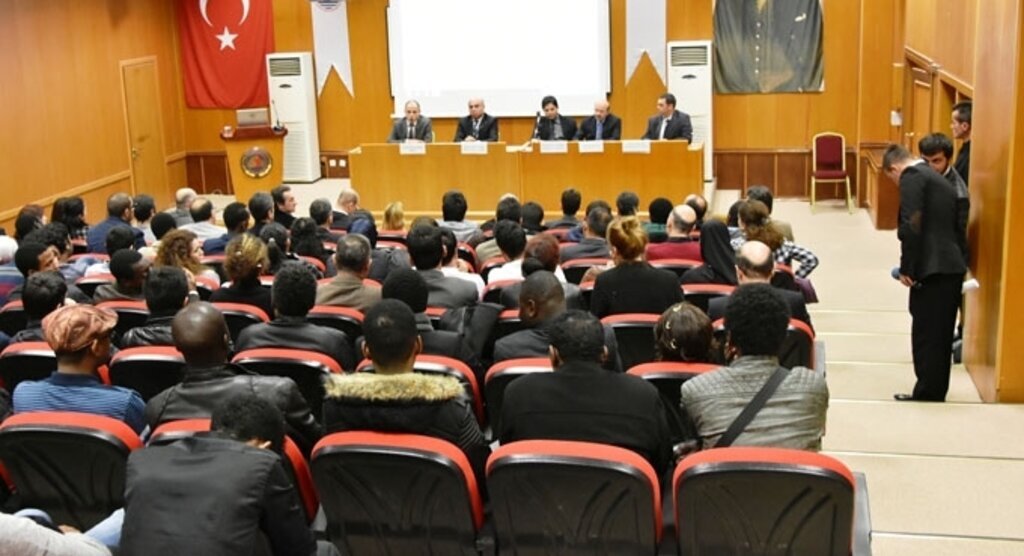 Rektör Akan, Uluslararası Lisansüstü Öğrencileri Dinledi