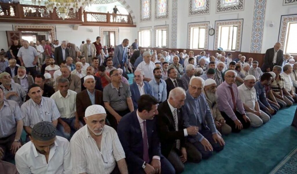 Restore edilen Selahiye Camii yeniden ibadete açıldı