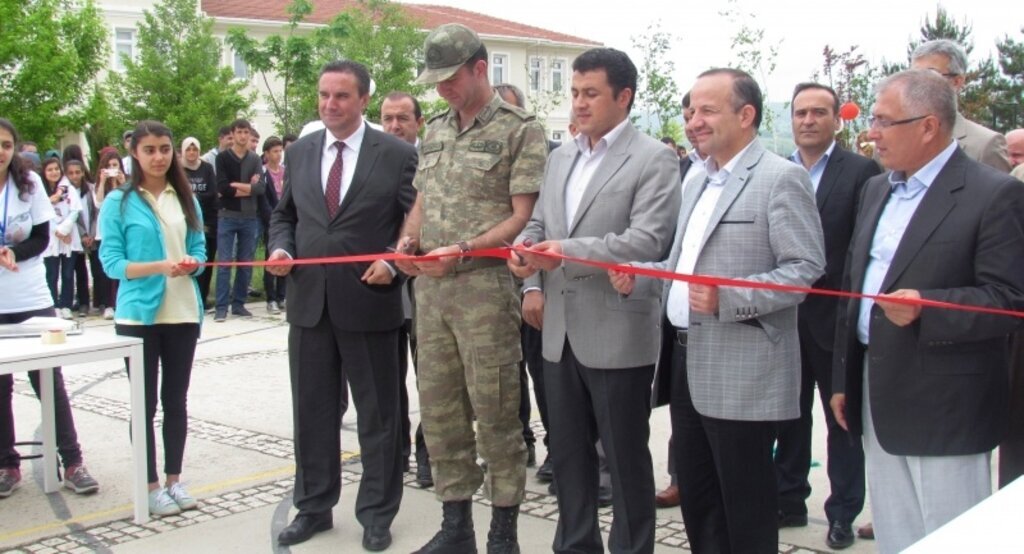 Rıdvan Çelikel Anadolu Lisesi'nde TÜBİTAK 4006 Bilim Fuarı açıldı