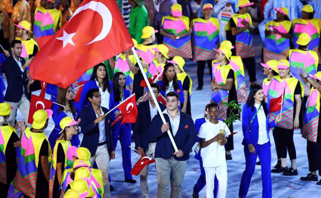 Rio 2016 Olimpiyat Oyunları'nda bayrağımızı Dünya Şampiyonu Rıza Kayaalp taşıdı