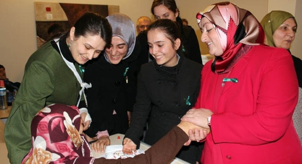 Rize'de kanser hastalarına moral ziyareti