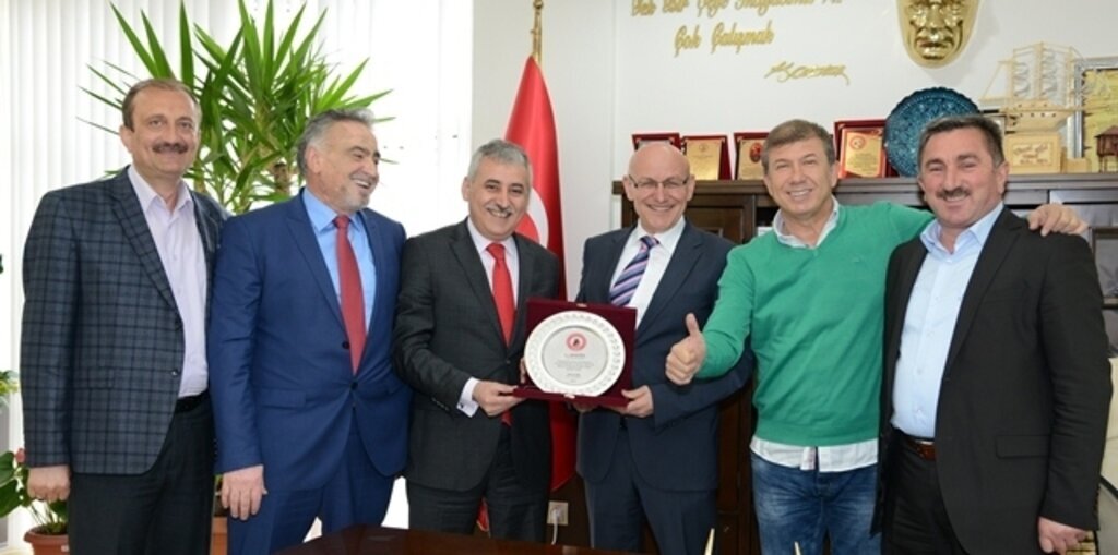 SADEF’ten Başkan Kul’a plaket