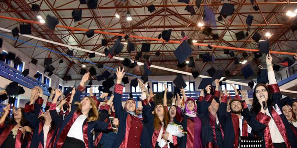 Sağlık Hizmetleri Meslek Yüksekokulu mezuniyet töreni