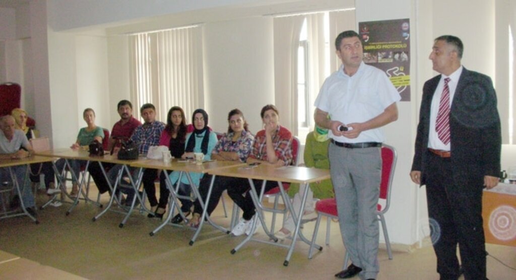 Sağlık personeline 'Adli vakalarda maddi delillere yaklaşımı' Eğitimi