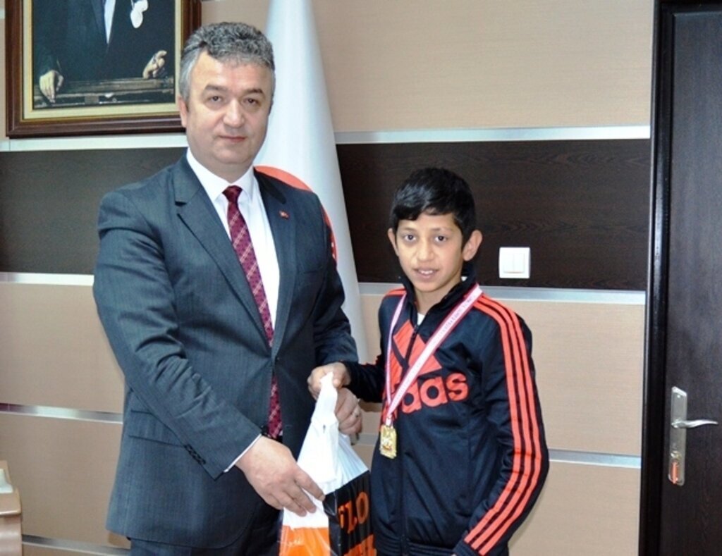 Şampiyondan Başkan Topaloğlu'na Ziyaret