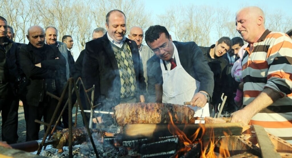 Şampiyonlara kebaplı kutlama