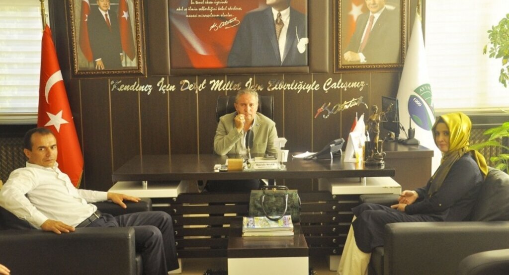 Samsun AK PArti İl Kadın Kolları Başkanı Başkan Belu'u makamında ziyaret etti