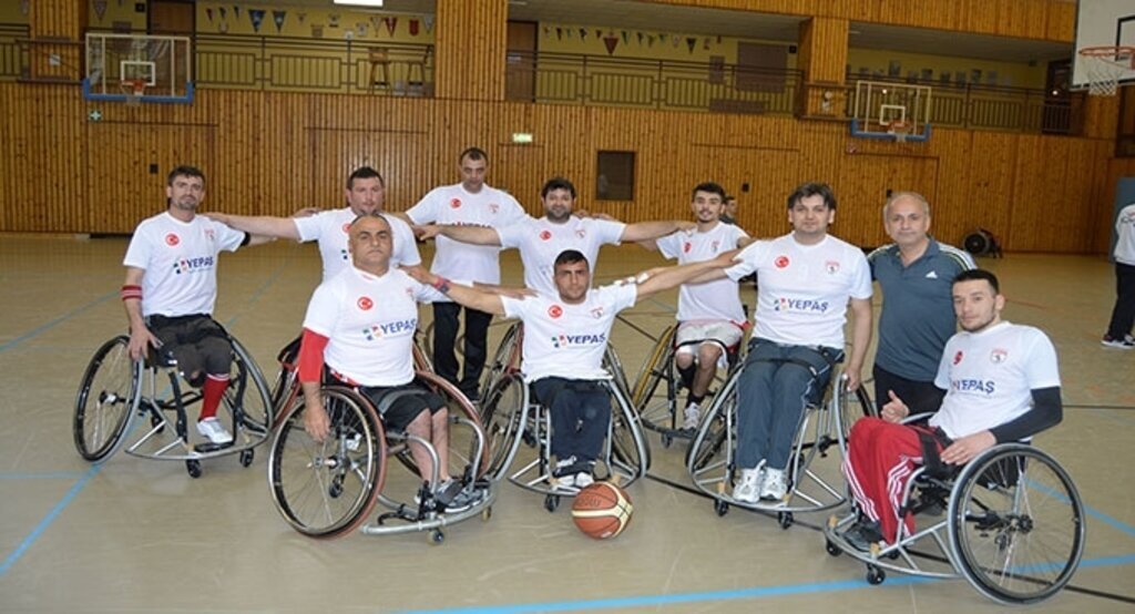 Samsun B.E.S. Almanya da finale yükseldi