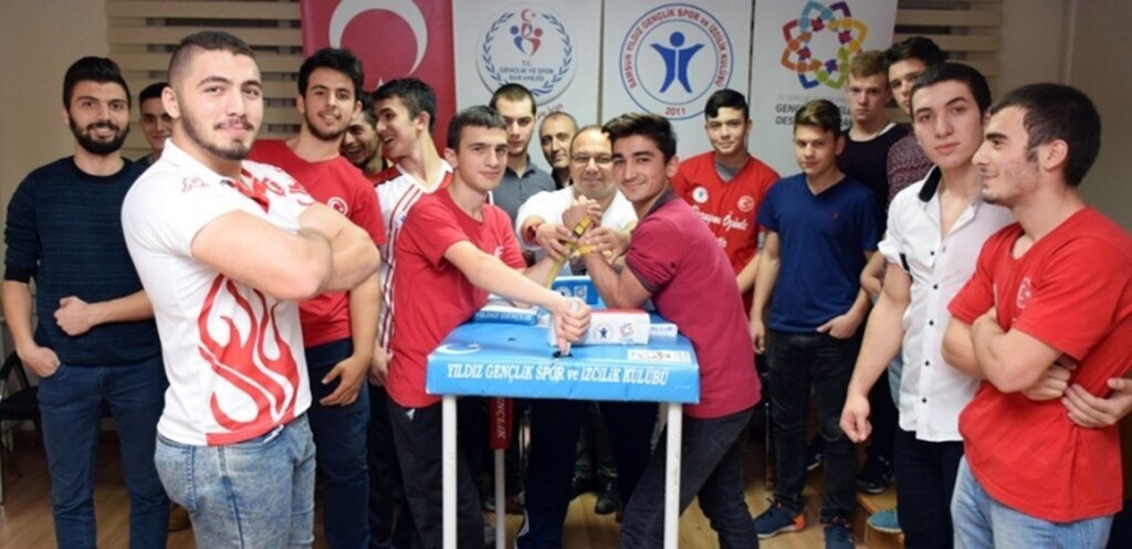 Samsun Yıldız Gençlik, Spor Türkiye Bilek Güreşi Yarışması’na gidiyor