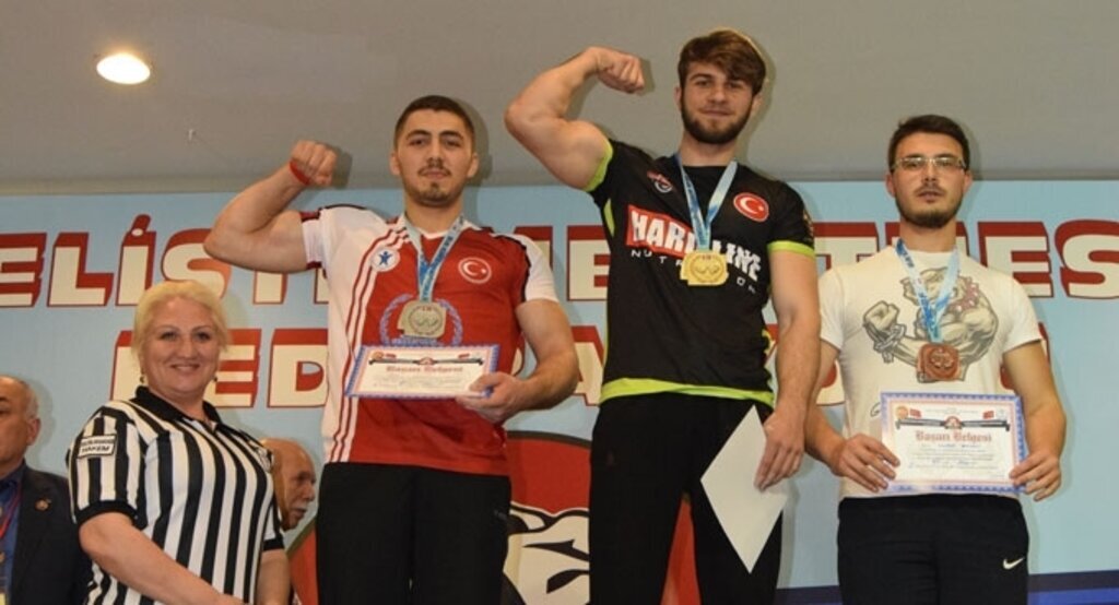 Samsun Yıldız Gençlik, Türkiye Bilek Güreşi Yarışması’ndan Dereceyle Döndü