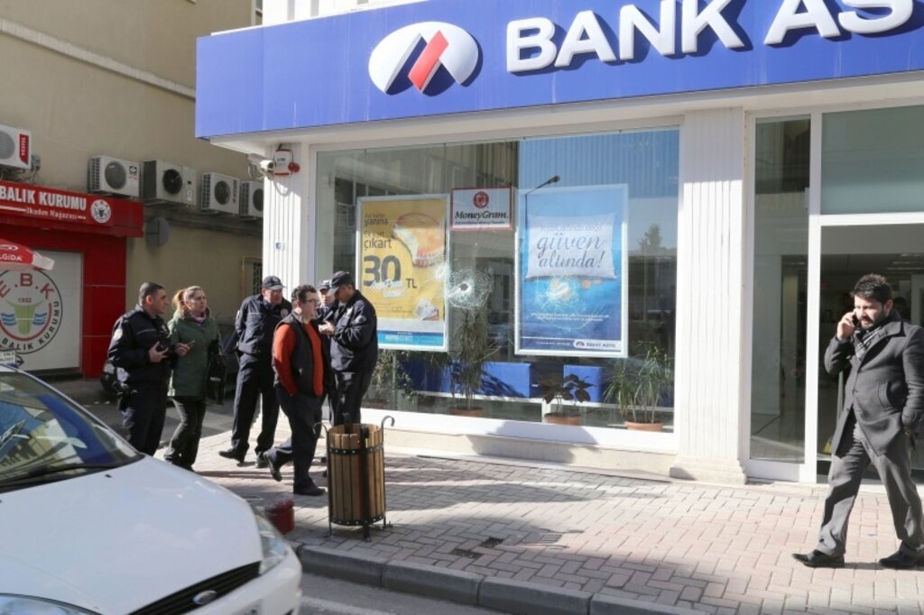 Samsun'da banka şubesine saldırı