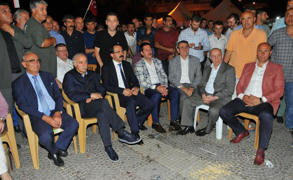 Samsun'da Başkanlar demokrasi nöbetinde