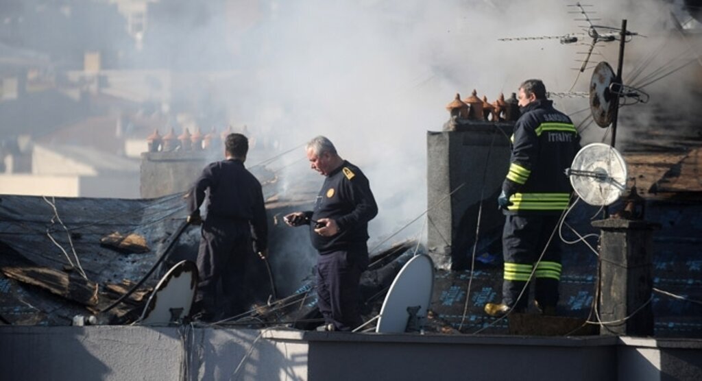 Samsun'da çatıda çıkan yangın korkuttu