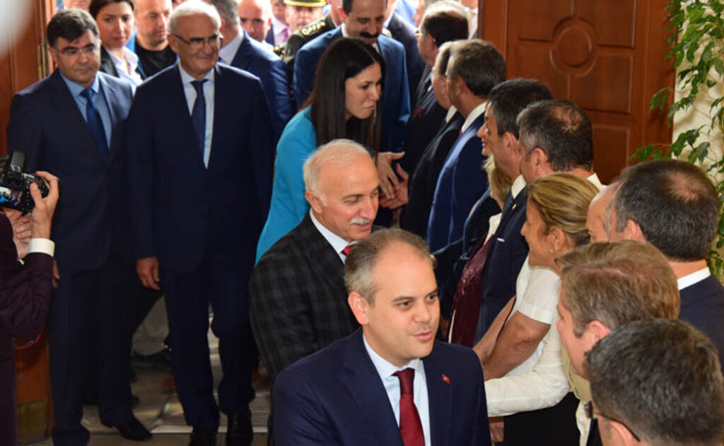 Samsun'da devlet-millet bayramlaştı