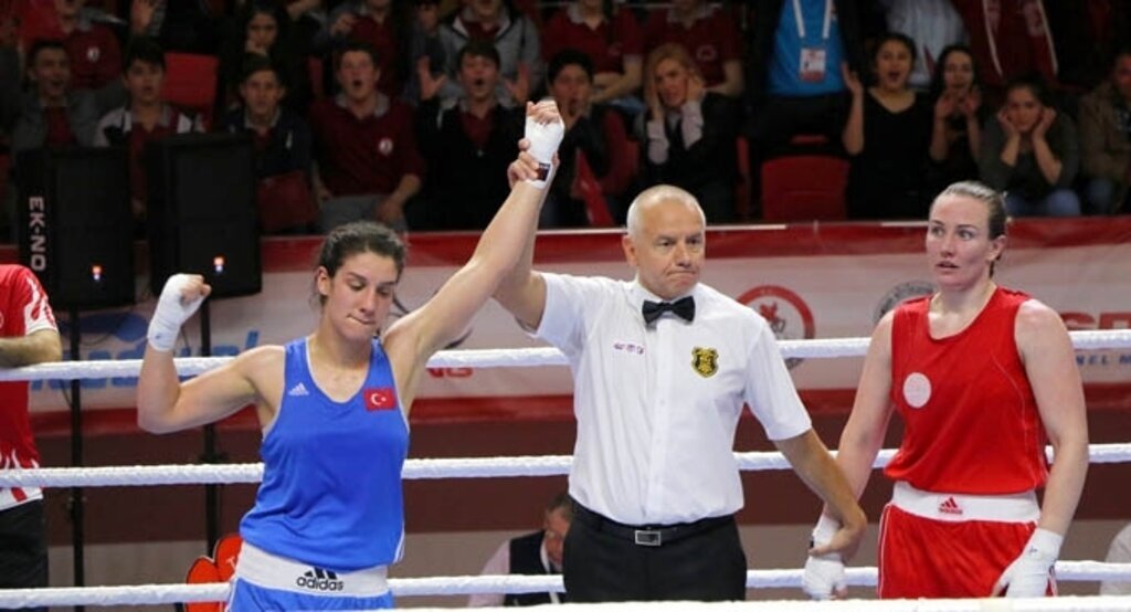 Samsun'da günün ilk galibiyeti Sema Çalışkan'dan