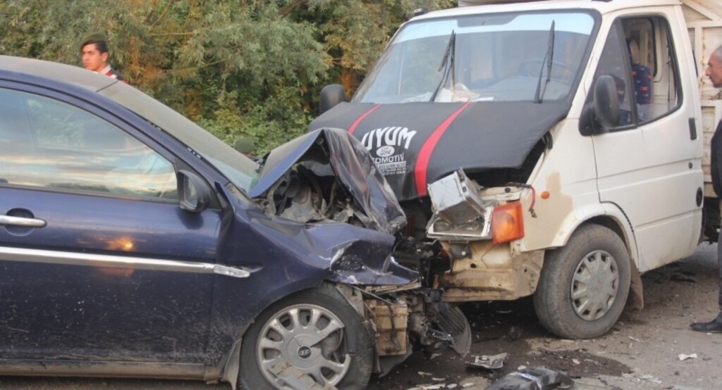 Samsun'da otomobil ile kamyonet çarpıştı: 1 ölü 1 yaralı