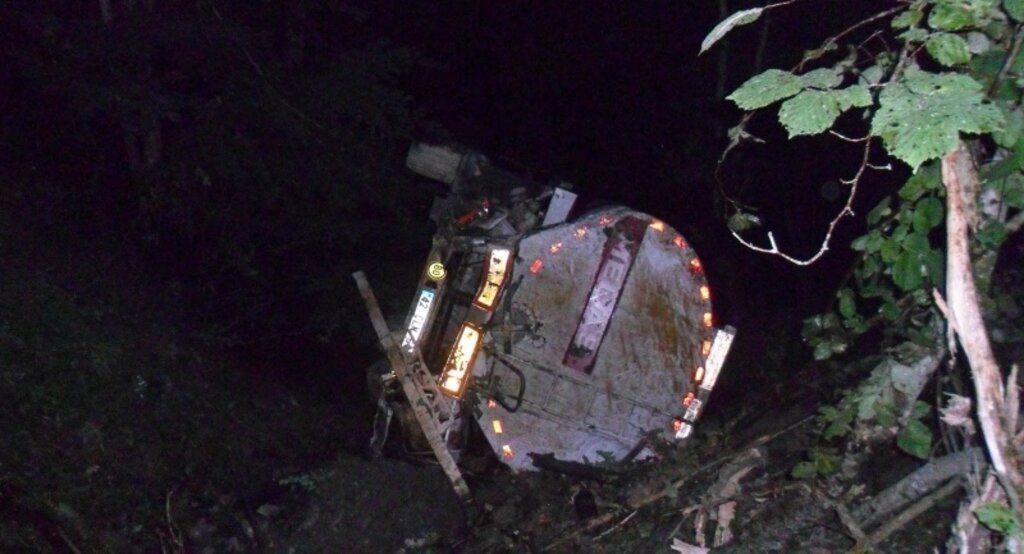 Samsun'da tanker uçuruma yuvarlandı: 1 ölü