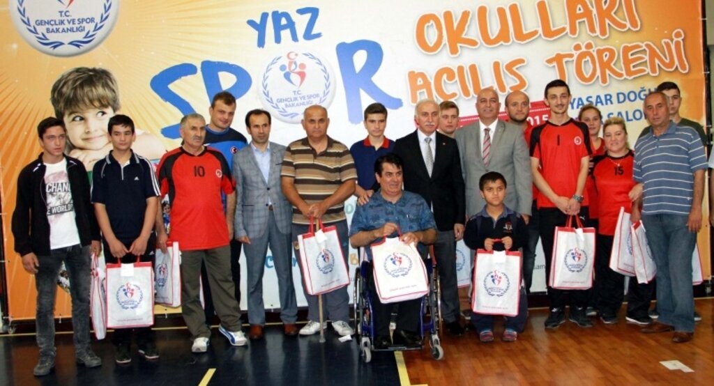 Samsun'da yaz spor okulları açıldı