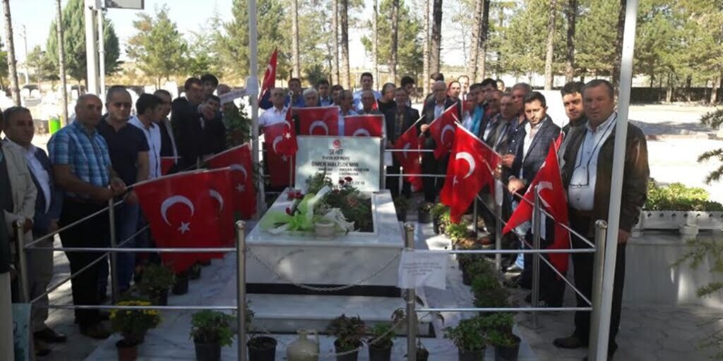 Samsunlu şehit yakını ve gaziler Ömer Halisdemir’i ziyaret etti