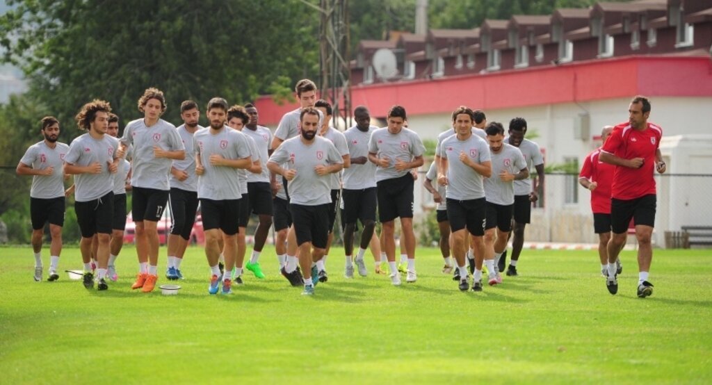 Samsunspor gününü antrenman ile tamamladı