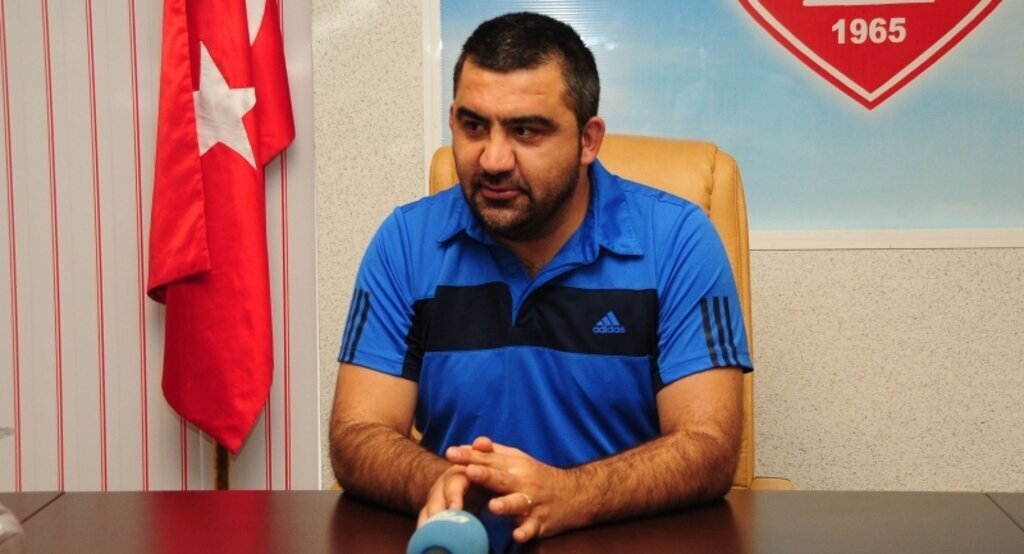 Samsunspor Teknik Direktörü Özat haftalık basın toplantısını gerçekleştirdi