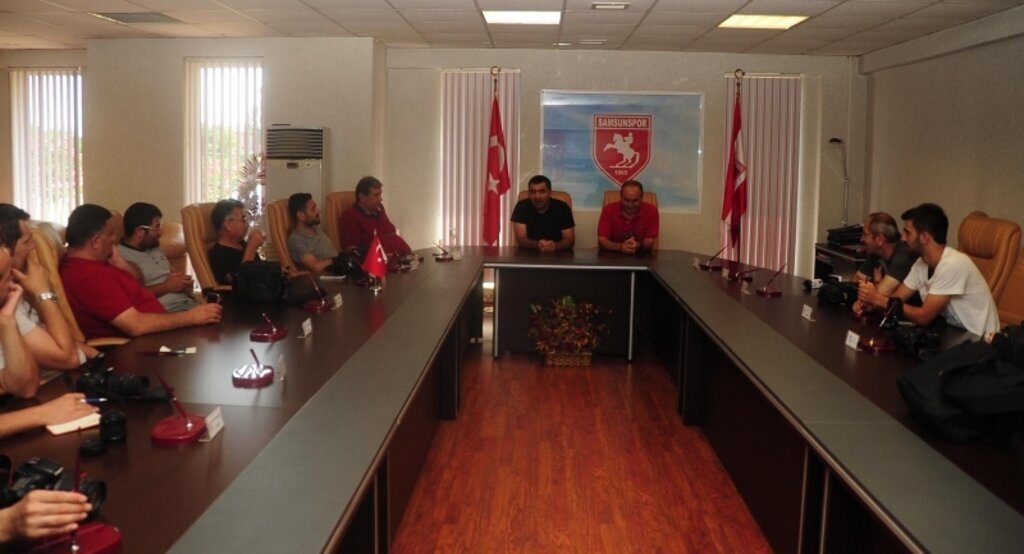 Samsunspor Teknik direktörü Ümit Özat Samsun basını ile tanıştı