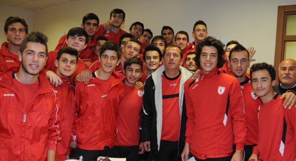 Samsunspor U17 ligi lider bitirdi