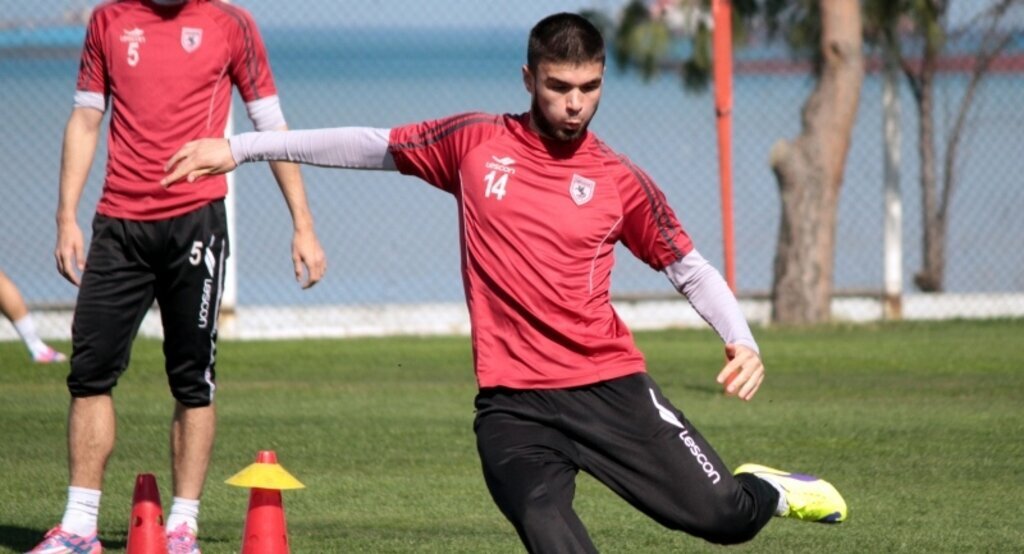 Samsunspor'da Adanaspor maçı hazırlıklarını çift idmanla sürdürüyor