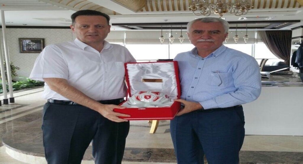 Samsunspor'dan TFF Başkan vekili ve İcra Kurulu Üyesi İbrahim Usta'ya ziyaret