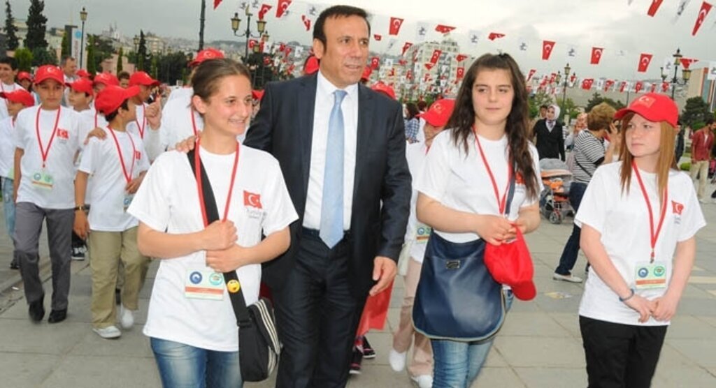 Samsun'un çocukları Cumhuriyet Yolu'nda