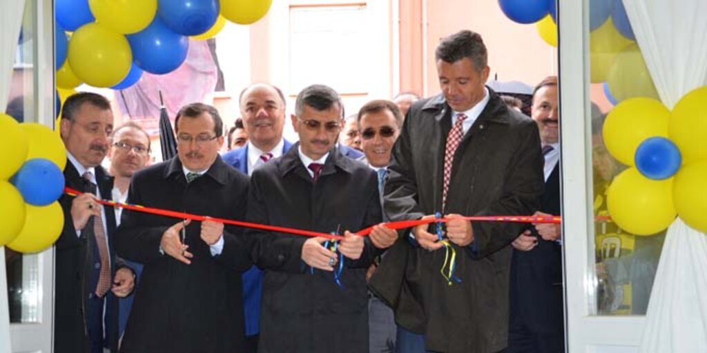 Saran Group'tan Şehit Ömer Halisdemir Spor Salonu