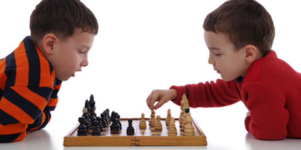 Satranç artık parklarda oynanacak