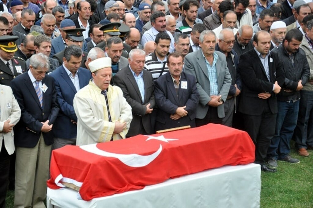 Şehit Polis Fatih Sağır Çorum'da toprağa verildi