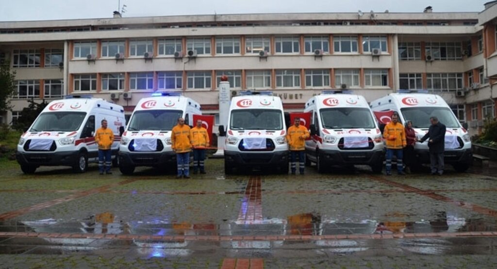 Sinop'ta 5 yeni ambulans hizmete girdi