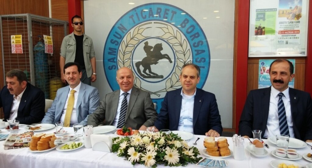 Siyasetçiler ile iş dünyası biraraya geldi