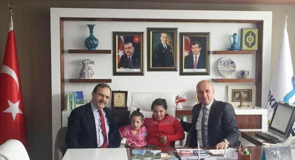 Down Sendromlu çocuklar Başkan Togar'ı ziyaret etti