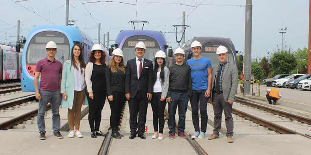 Son sınıfta iş hayatını öğrendiler