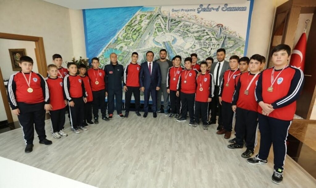 Sporculardan Başkan Genç'e ziyaret