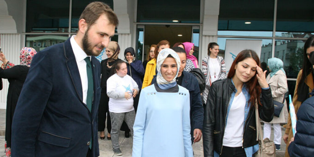 Sümeyye Erdoğan Bayraktar Samsun TÜGVA'yı ziyaret etti 